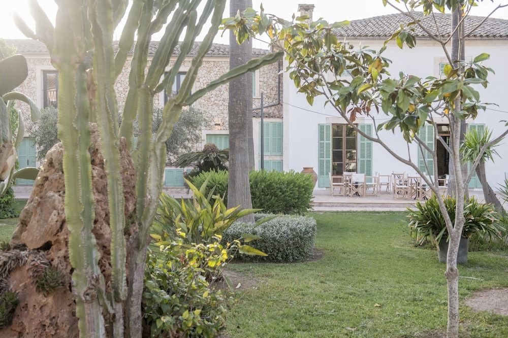 Curolla Petit Hotel 1