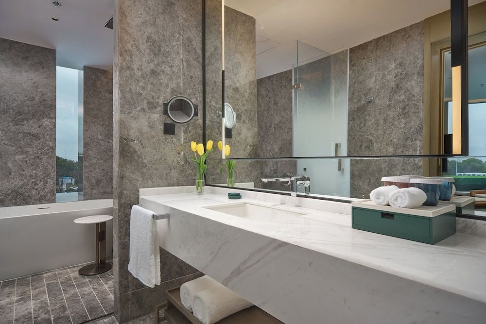 Holiday Inn Wuhan Tianhe Airport by IHG 2