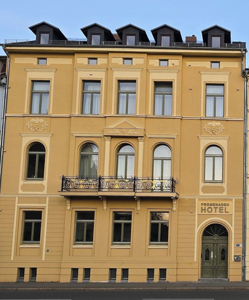 Promenaden Hotel 1