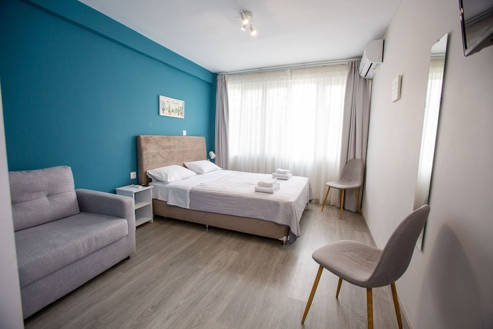 Raise Boutique Rooms in the Center of Athens 1