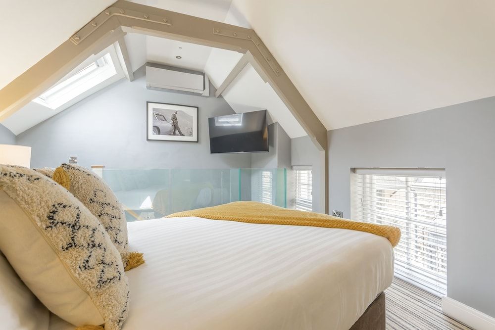The Old School House & Rooms- The Lace Market 2
