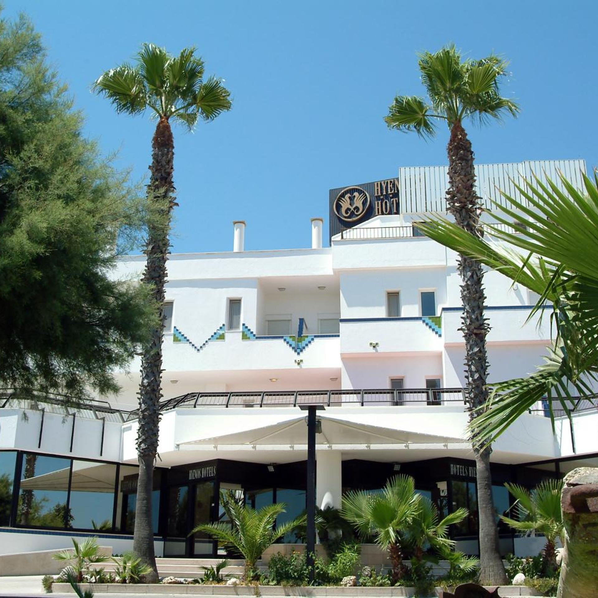 Hyencos Hotel Calos 1