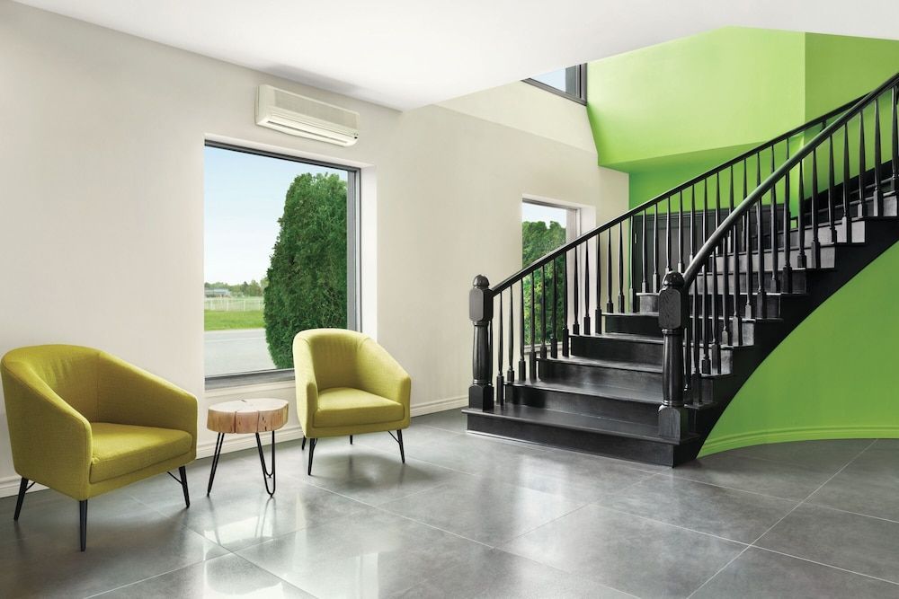 Travelodge by Wyndham Rigaud 2