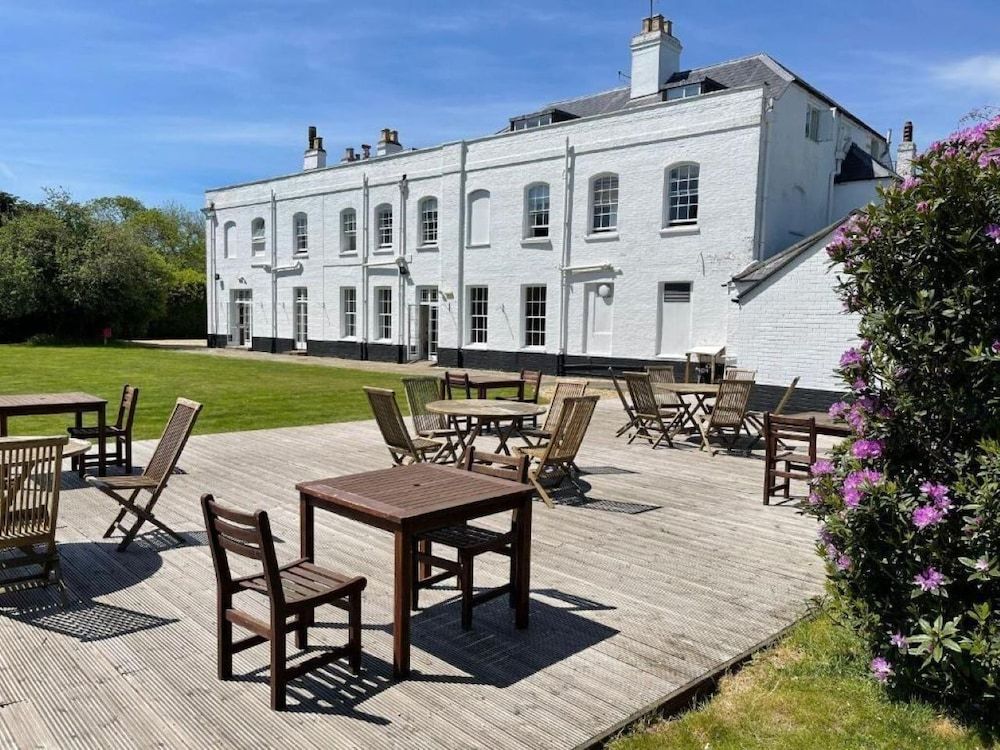 The Retreat New Forest 1