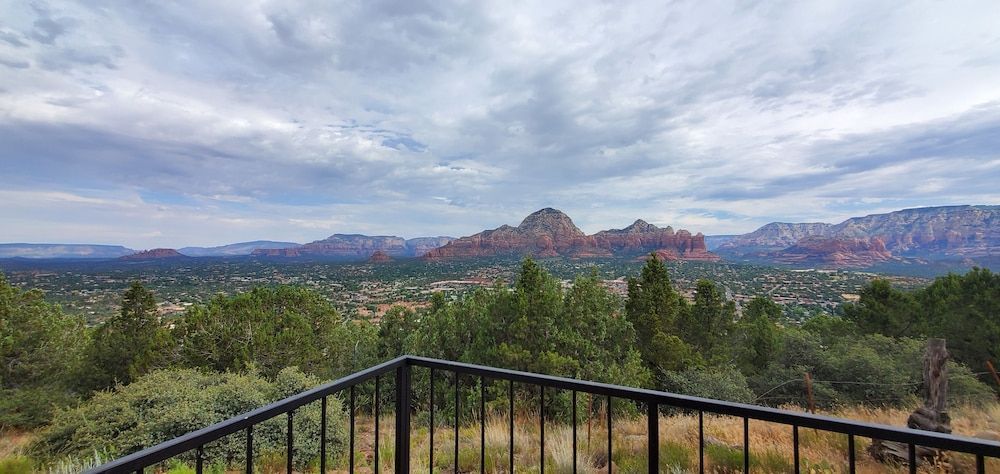 Sky Ranch Lodge 2