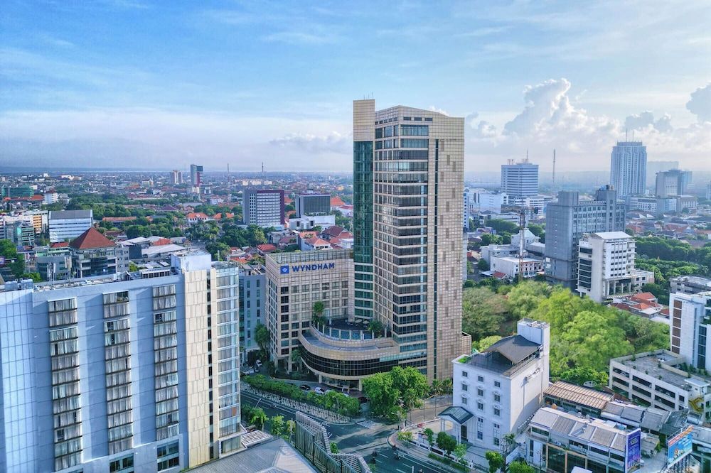 Wyndham Surabaya 1