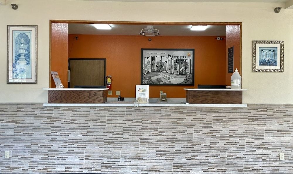 Super 8 by Wyndham Platte City Kansas City Area 2
