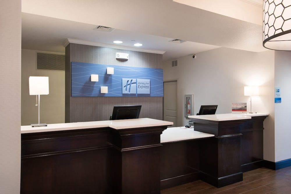 Holiday Inn Express & Suites EAST WICHITA I-35 ANDOVER by IHG 2
