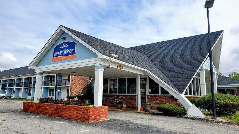 Howard Johnson by Wyndham Bangor 1