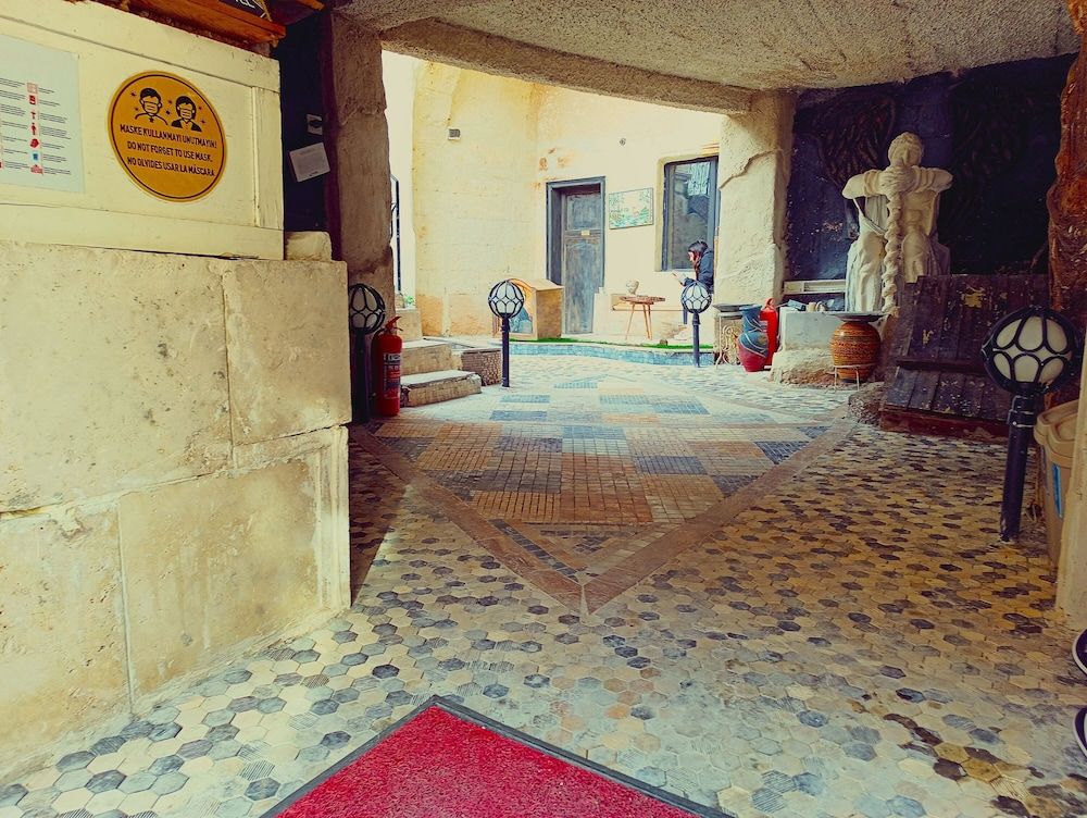Stone Age Mansion 2