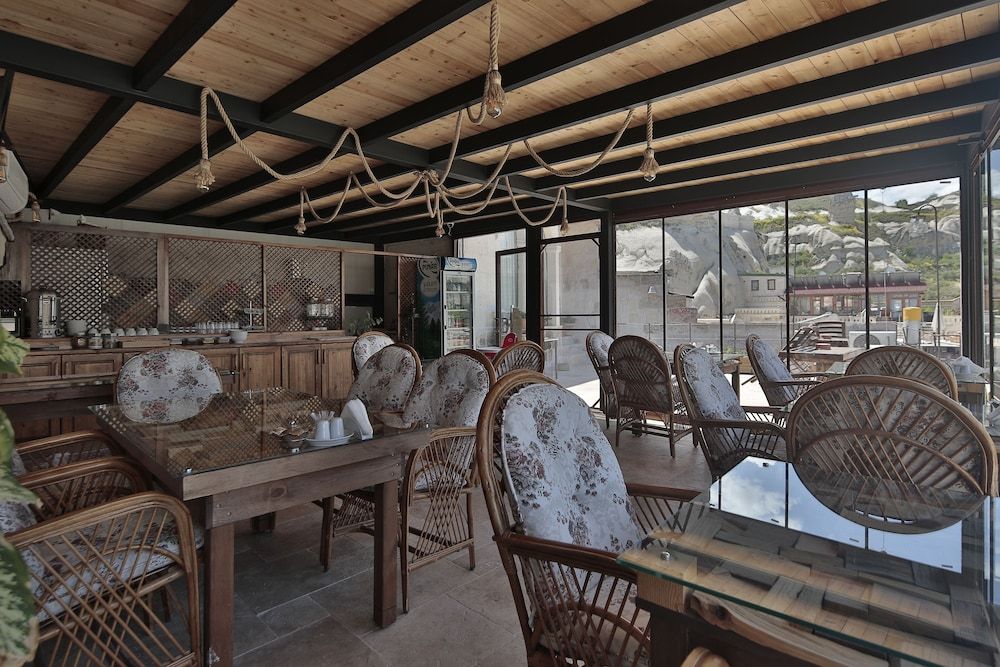 Aren Cave Hotel And Art Gallery 2