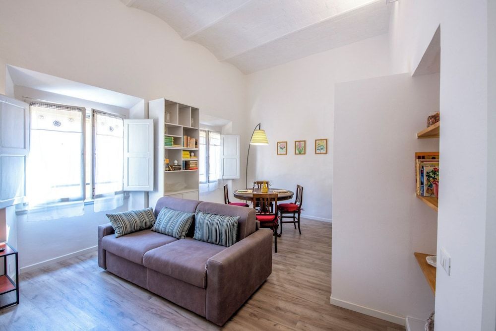 Borgo Santa Croce Apartment by Mamo Florence 1