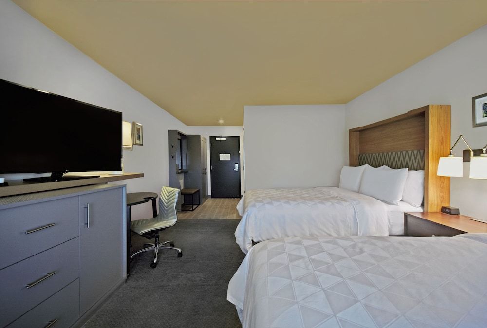 Holiday Inn GRAND RAPIDS NORTH - WALKER by IHG 2