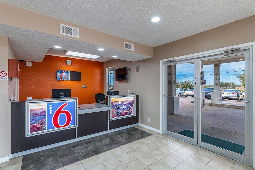 Motel 6-Waxahachie, TX 2