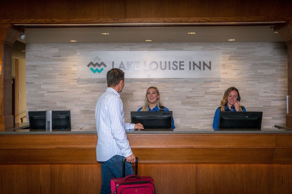 Lake Louise Inn 2