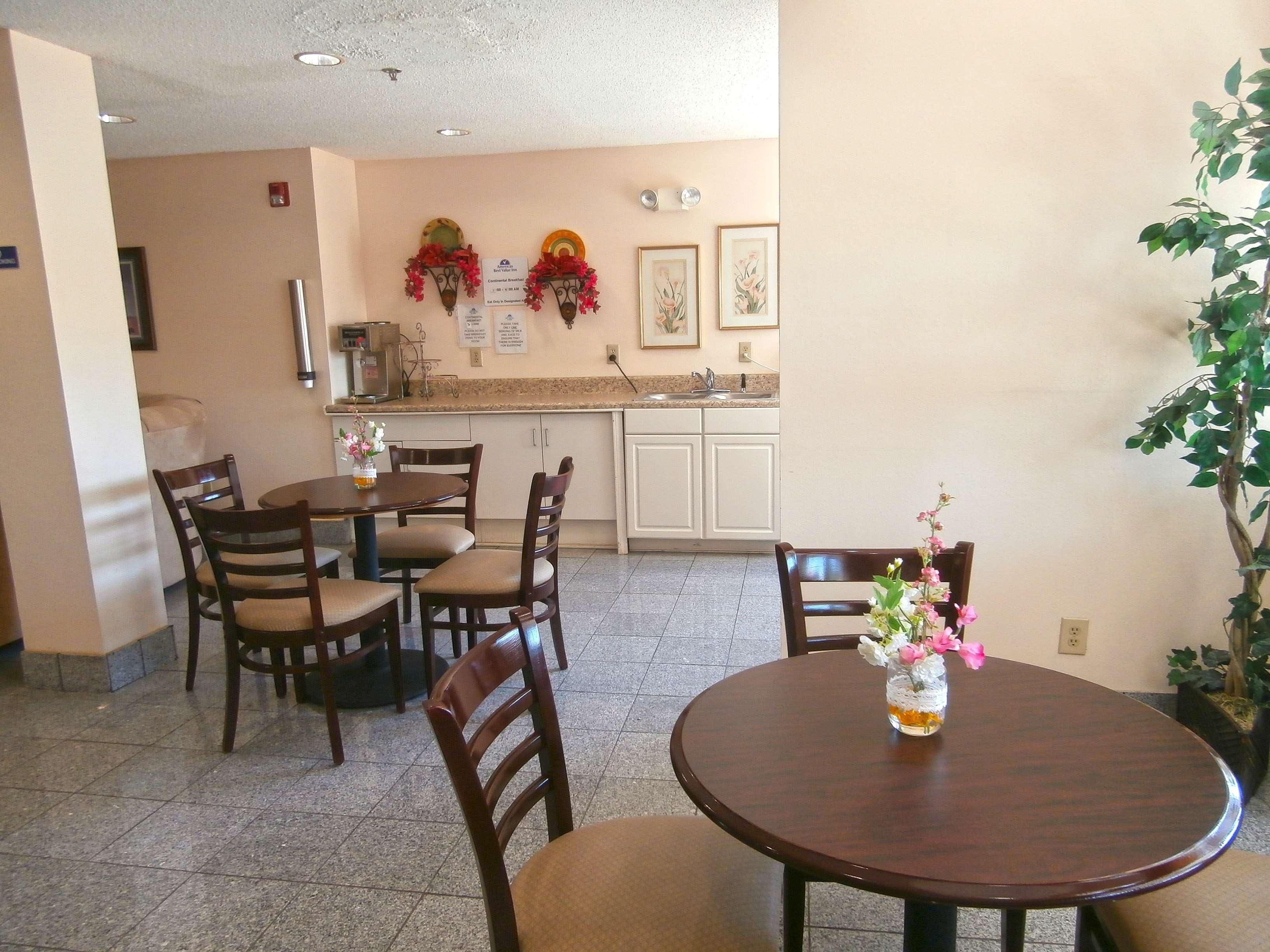 Americas Best Value Inn And Suites Mcdonough 2