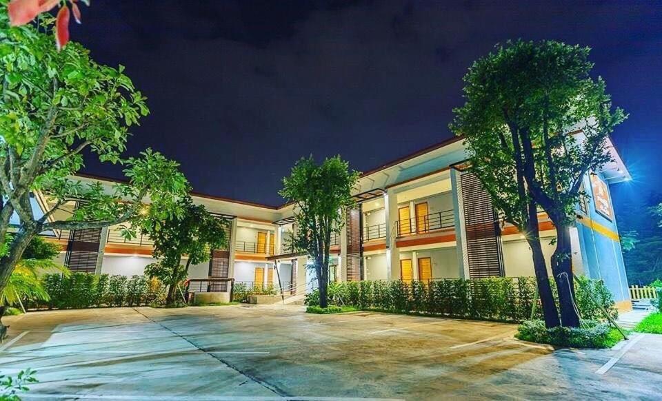 Barista Hotel 2