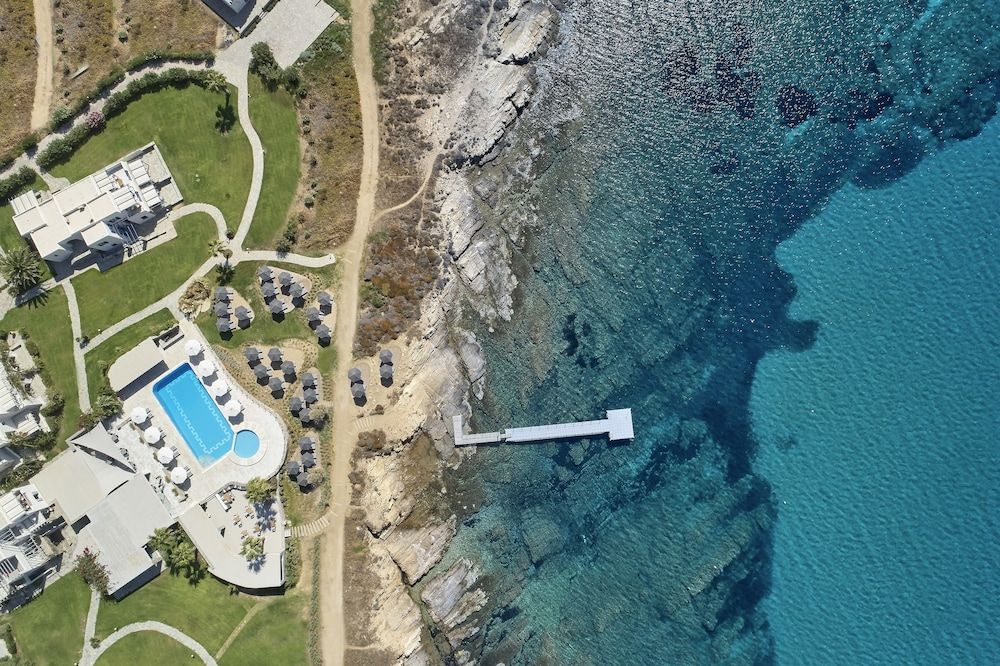 Poseidon of Paros Hotel & Spa 1