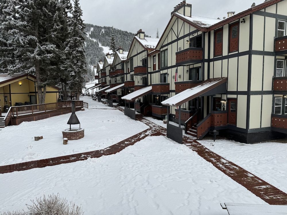 Auslander Condominiums 1