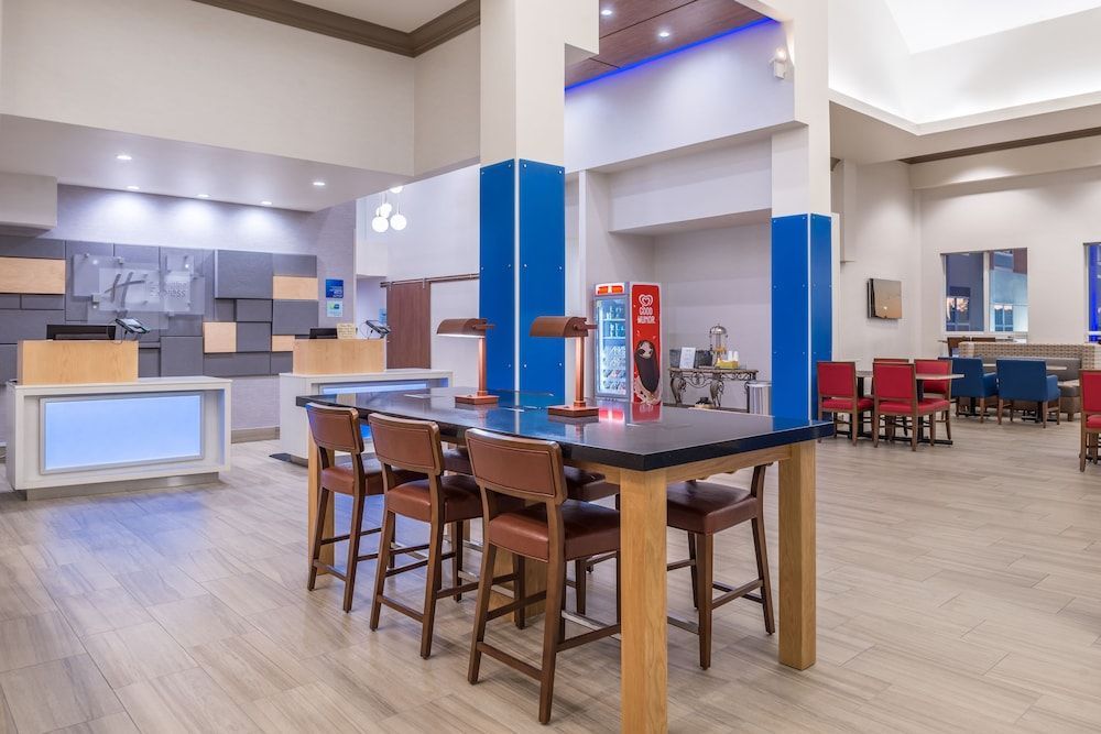Holiday Inn Express MYSTIC - GROTON AREA by IHG 2