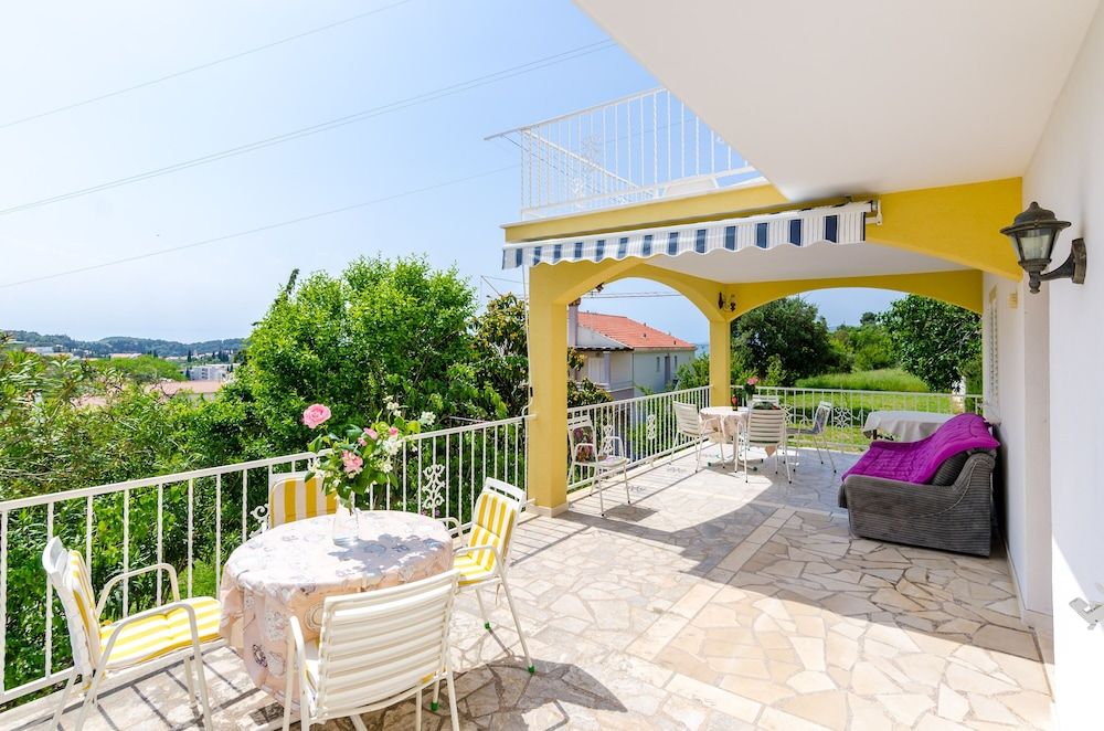 Villa Bind 1