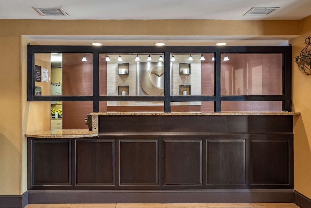 Comfort Inn Biltmore West 2