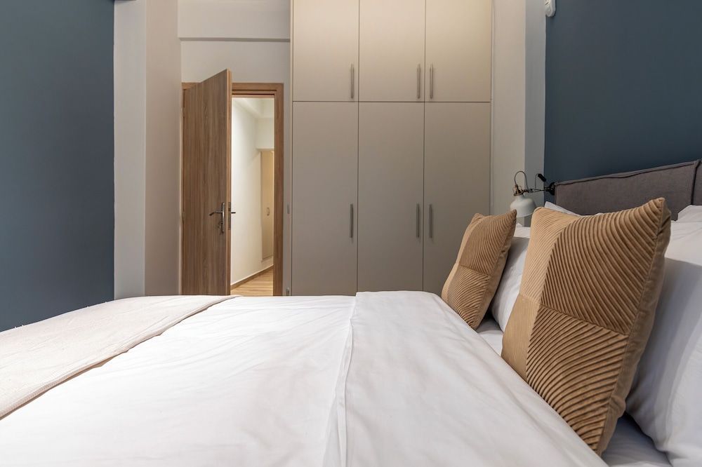 Phaedrus Living Pagkrati Modern Grove 2
