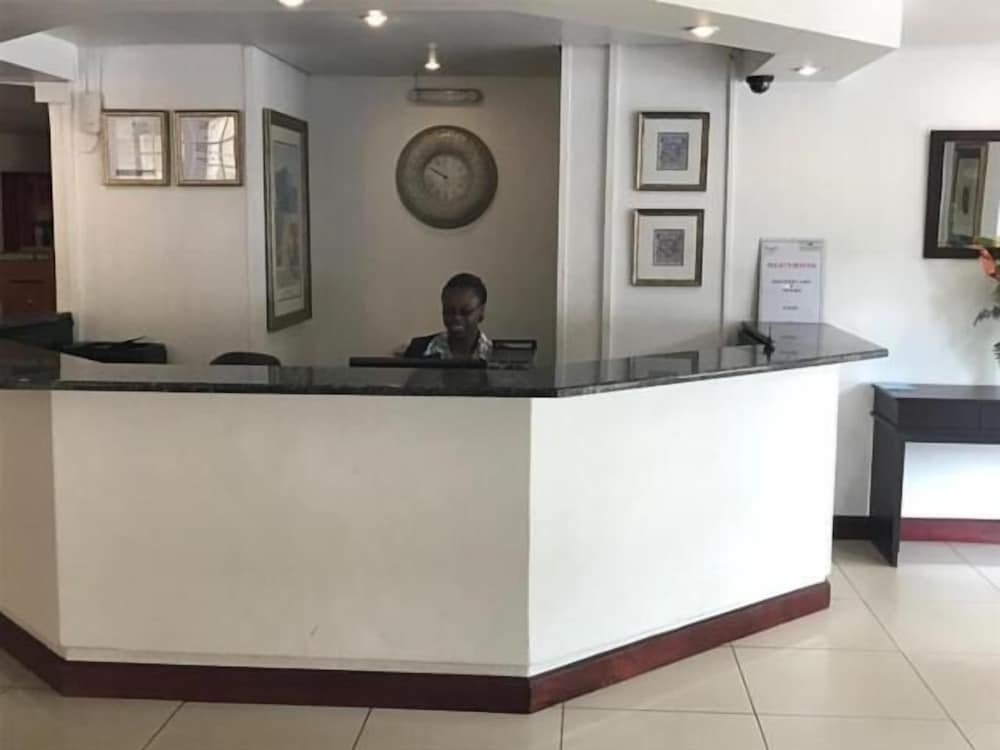 Airport Inn and Suites 1