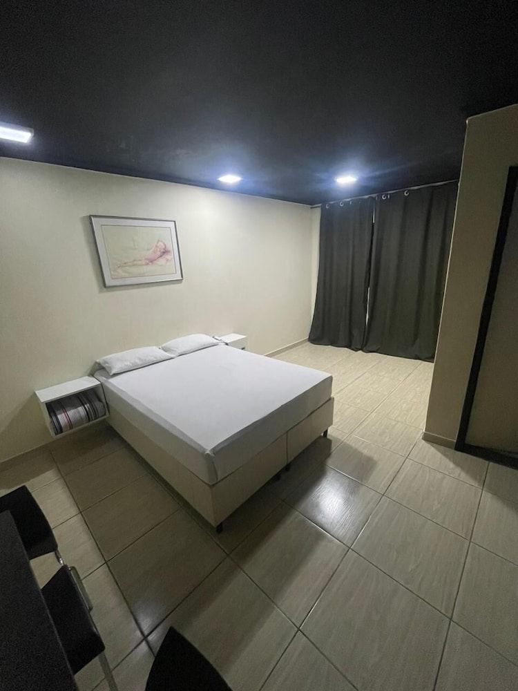 Light Motel 1
