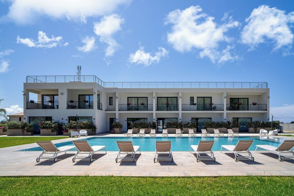 Ella suites & apartments 1