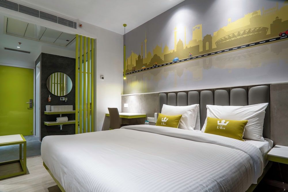 Hotel Le Roi Express Karol Bagh 1
