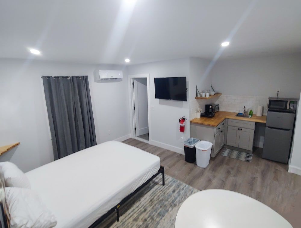 Vermont Suites 1