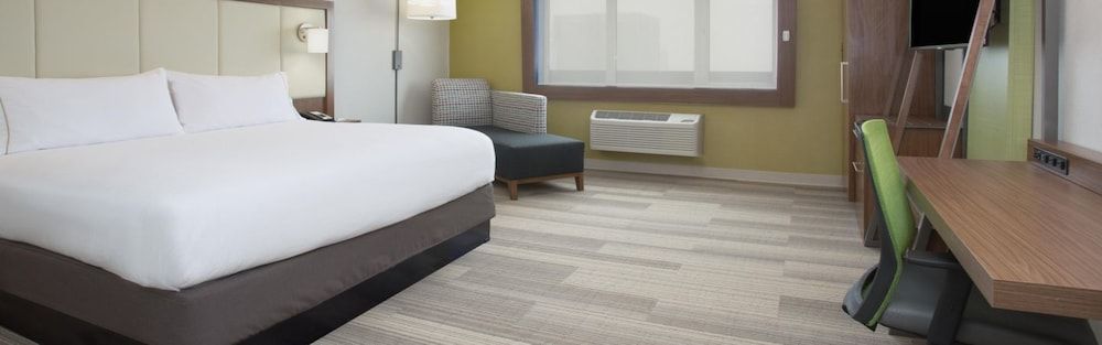 Holiday Inn Express & Suites TULSA SOUTH - WOODLAND HILLS by IHG 2