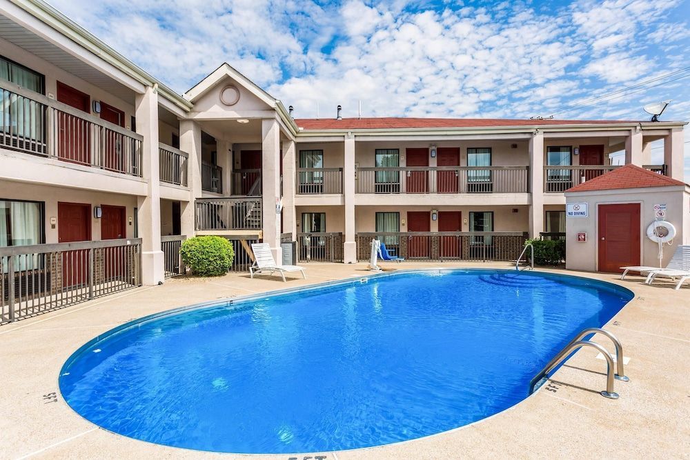 Econo Lodge Inn & Suites Murfreesboro Shopping District 1