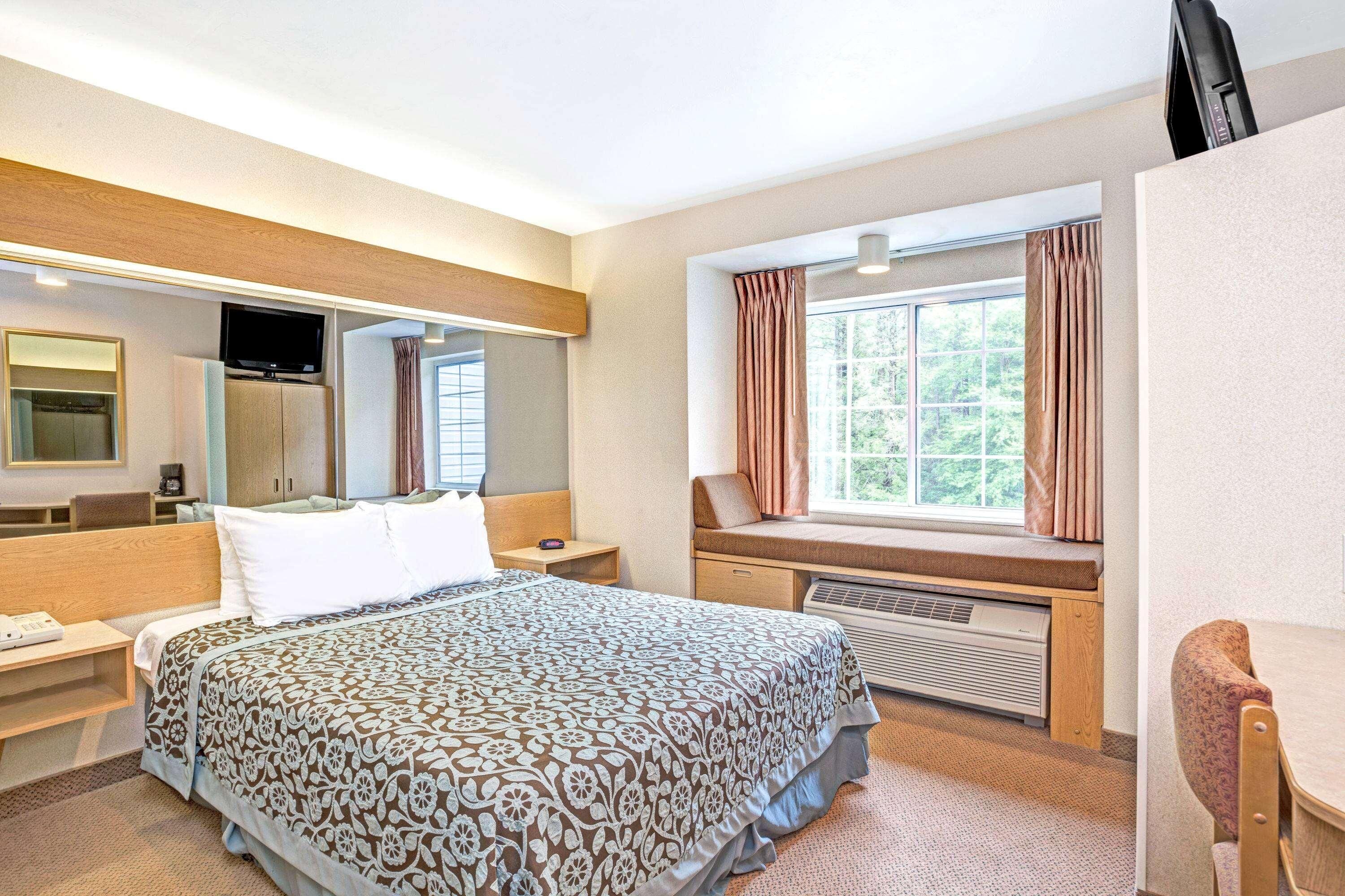 Sturbridge Plaza Hotel 1