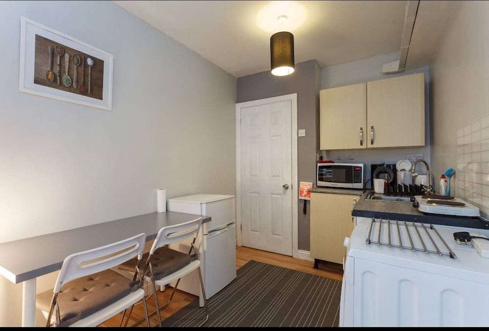 Shirley Apartments, Cozy Studio, 10 Min Drive to City Centre and Cruise Ship Terminals 1