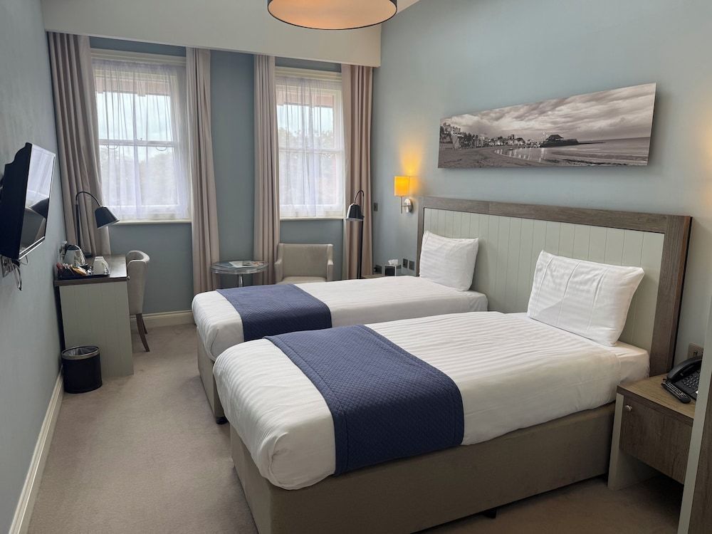 Yarrow Hotel 1