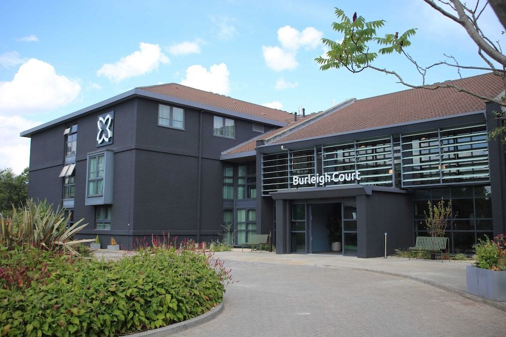 Burleigh Court Hotel and Leisure 1