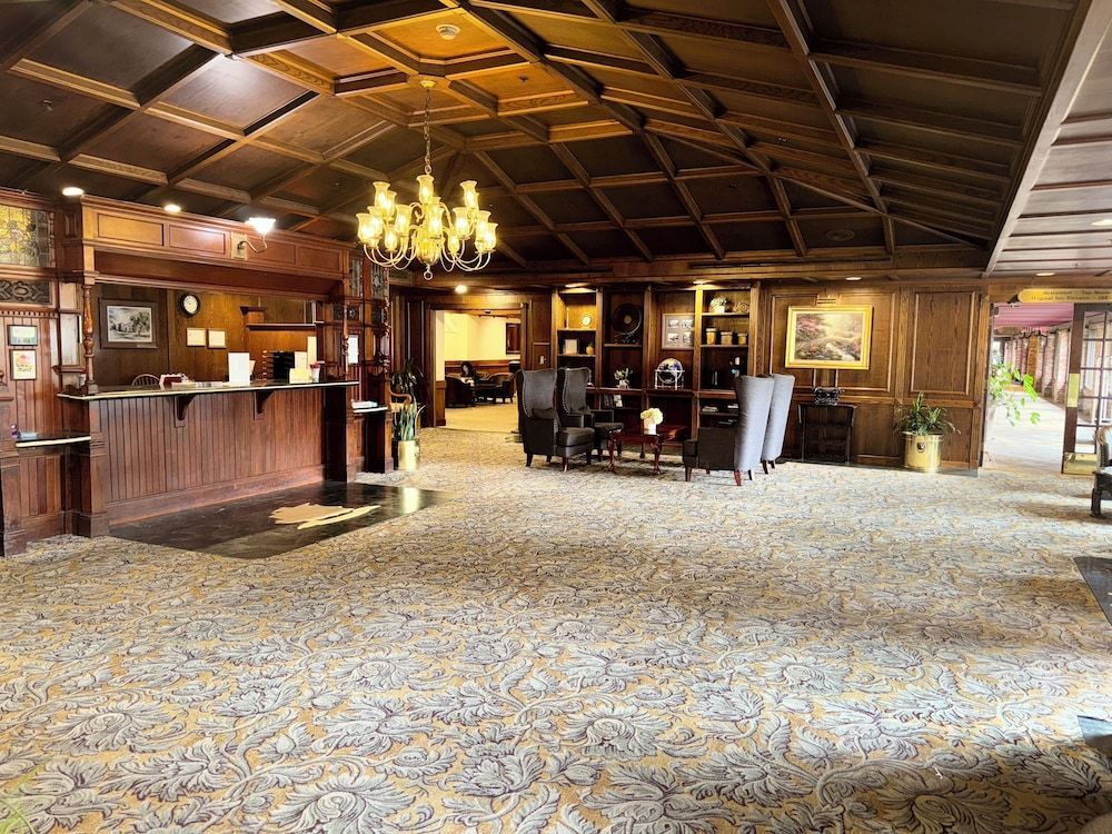 Historic Santa Maria Inn 2