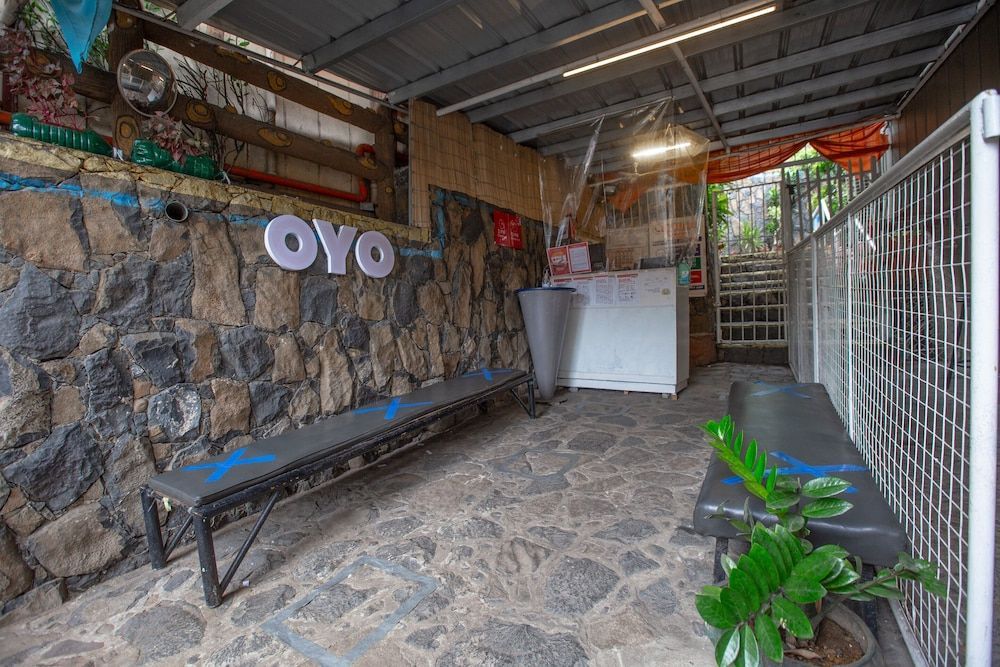 OYO 588 Sunrock Resort 2