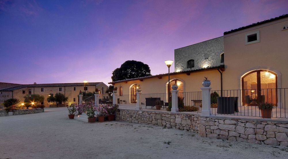 Artemisia Resort 1