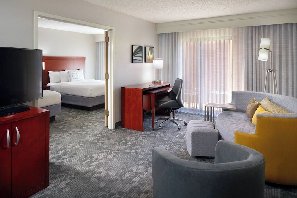 Courtyard by Marriott Macon 1