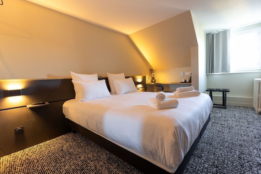 Logis Hôtel & Restaurant Le Vert Bocage 1