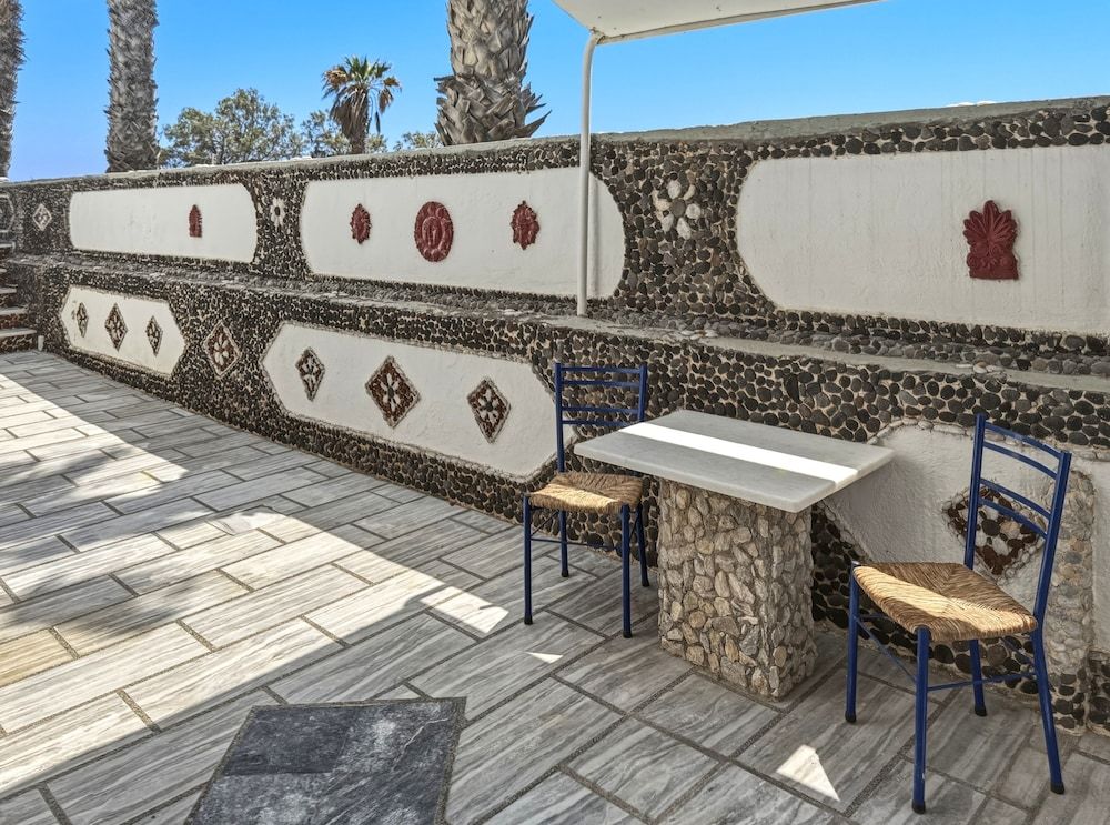 Stavros Beachfront Domes by Booking Kottas 2