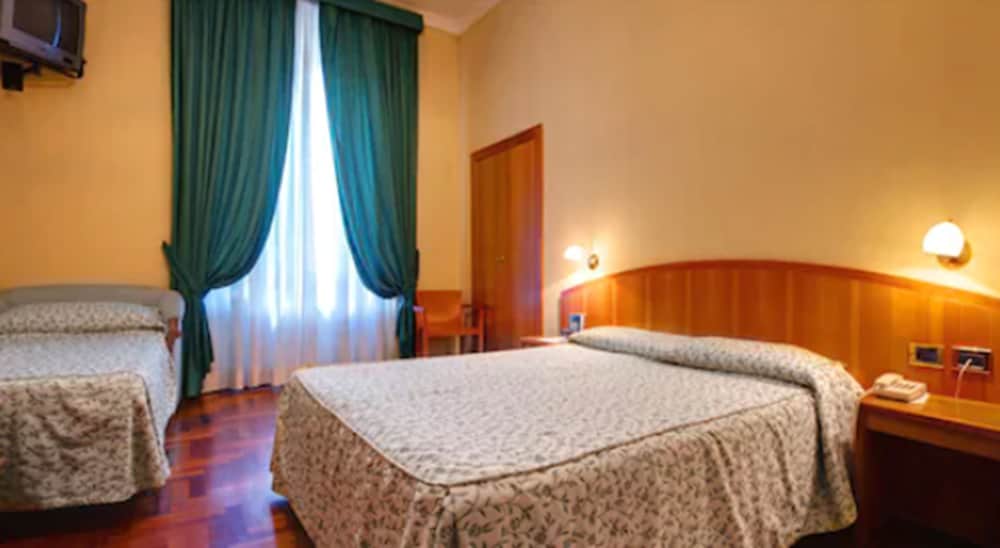 Hotel Corot 2