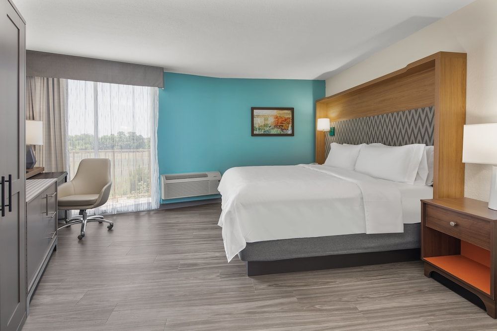 Holiday Inn CHARLESTON-RIVERVIEW by IHG 2