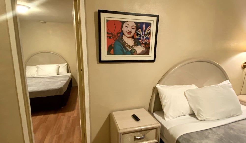 Sunland Inn Motel 2