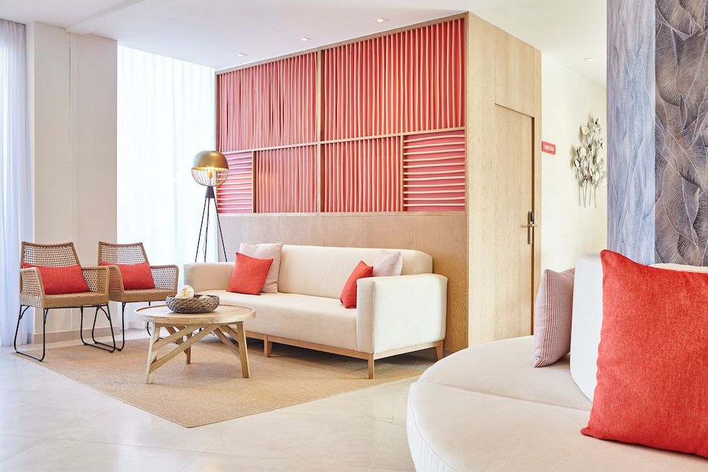 Universal Hotel Perla 2