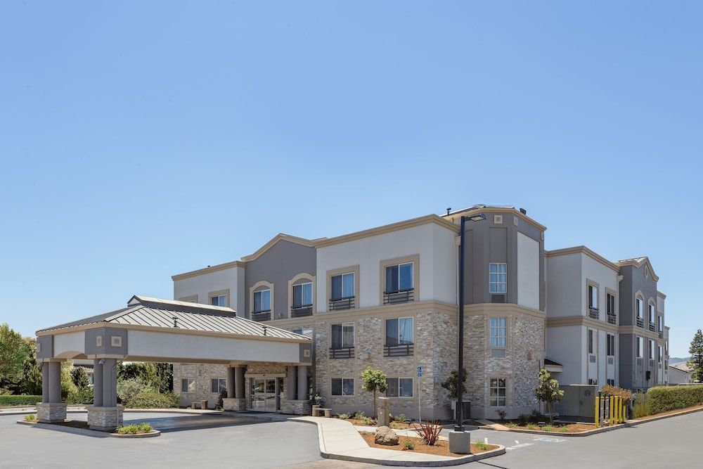 Holiday Inn Express & Suites SAN JOSE-MORGAN HILL by IHG 1