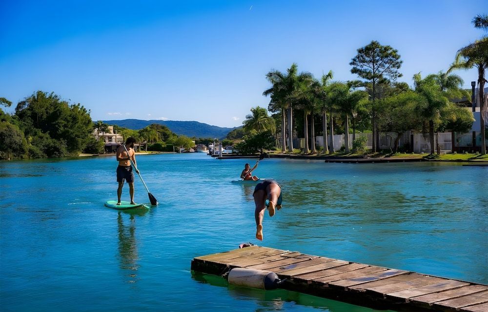 Nomades Riverside - Adventure Hostels & Coworking 1